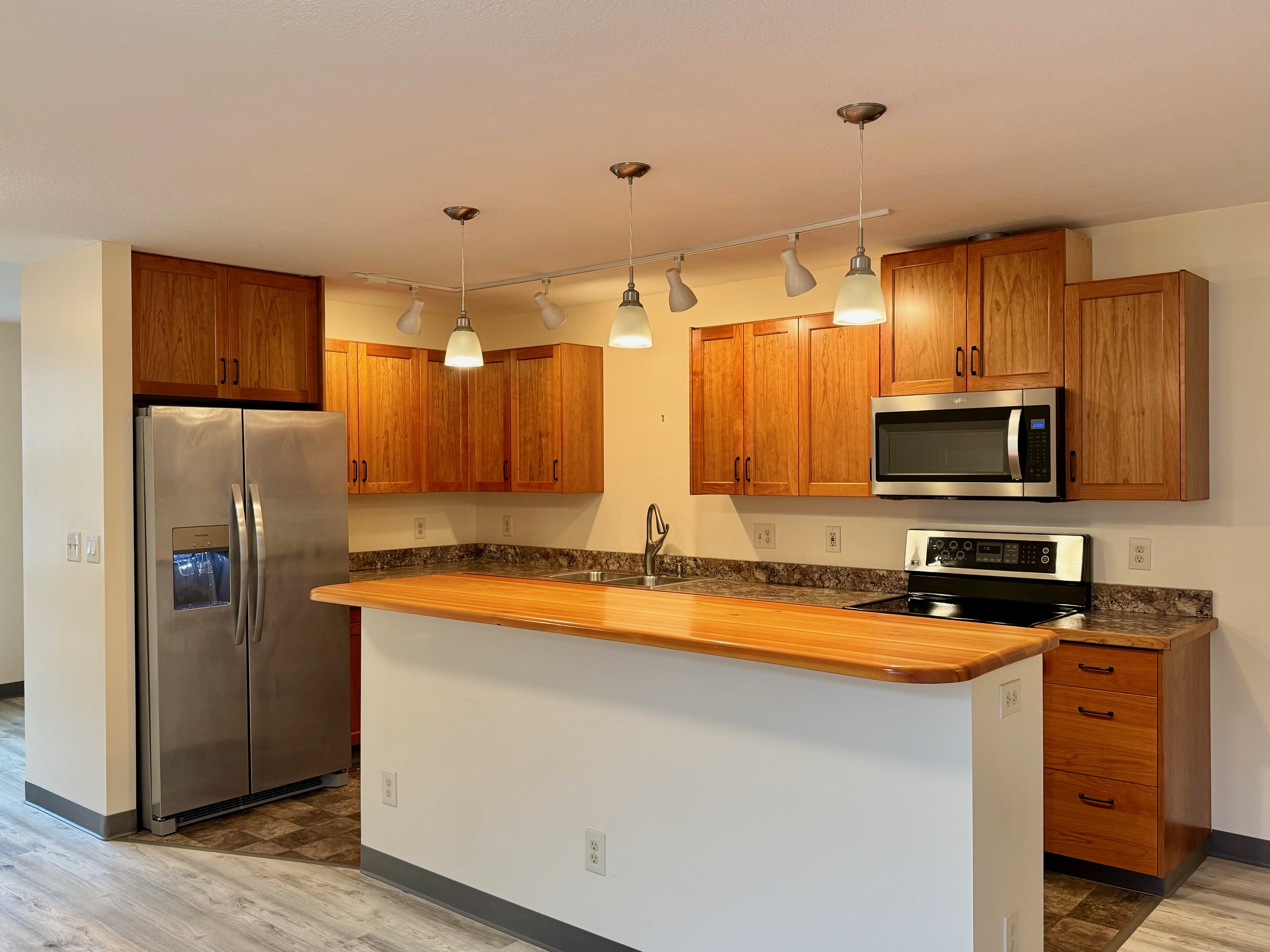 911 3rd Street - 4